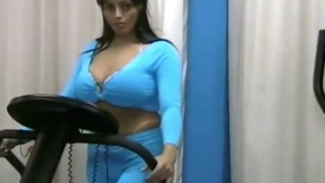 analCurvy pornstar Reggina shows off and masturbates big ass big tits